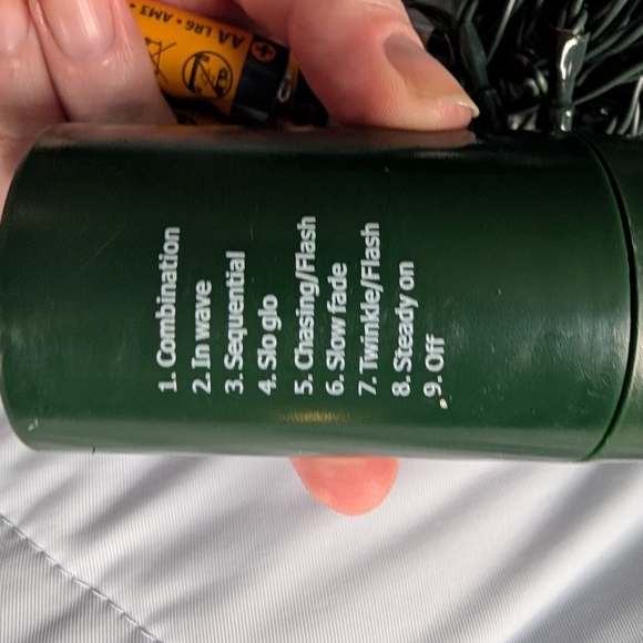 Multicolor Christmas Lights 100 LED 33 ft Battery Operated String Lights (EUC) - Picture 6 of 12